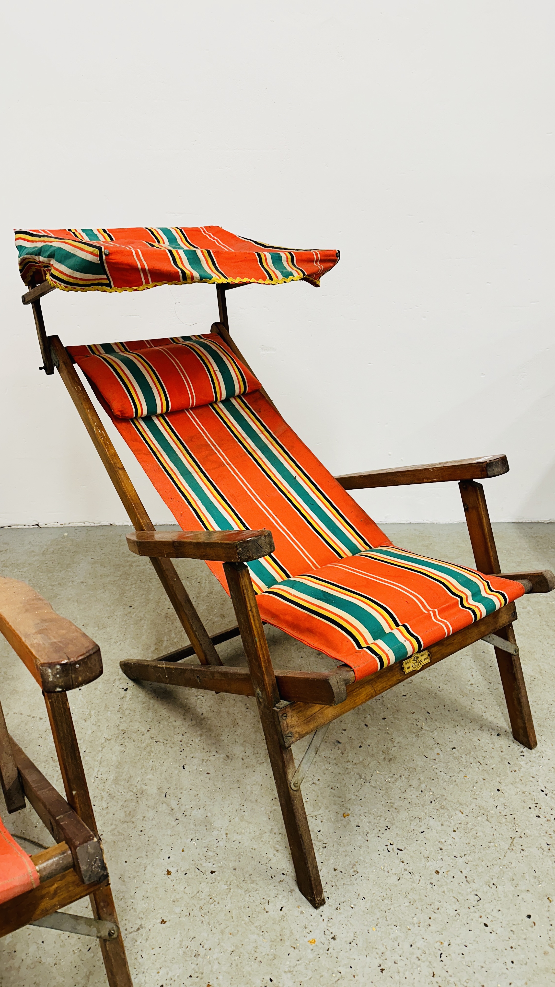 A PAIR OF GEEBRO "THE OCEAN CHAIR" DECK CHAIRS WITH SUN SHADES. - Image 9 of 13