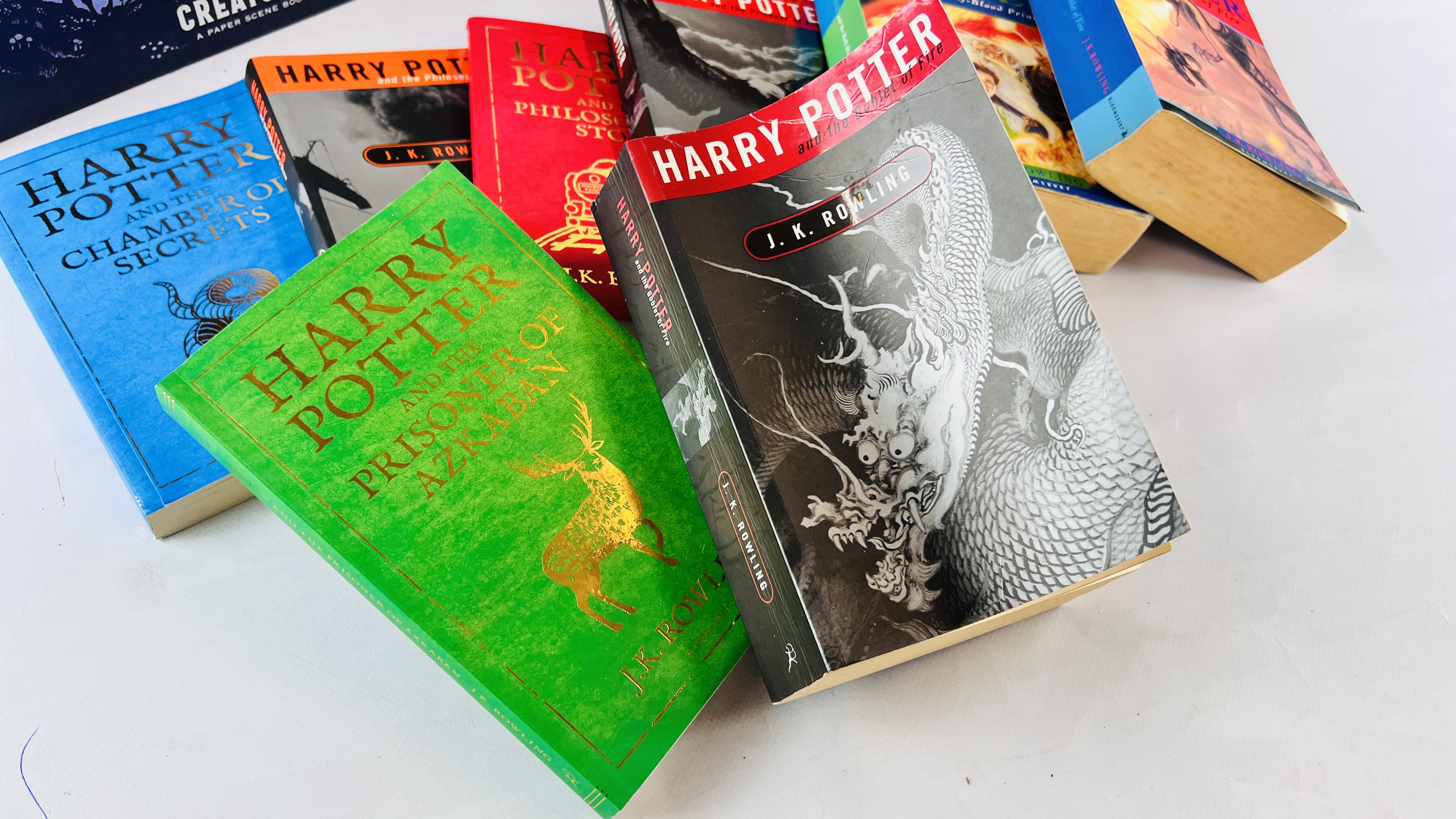 COLLECTION OF HARRY POTTER BOOKS TO INCLUDE FIRST EDITIONS, PAPERBACKS, HARRY POTTER CREATURES ETC. - Image 5 of 6