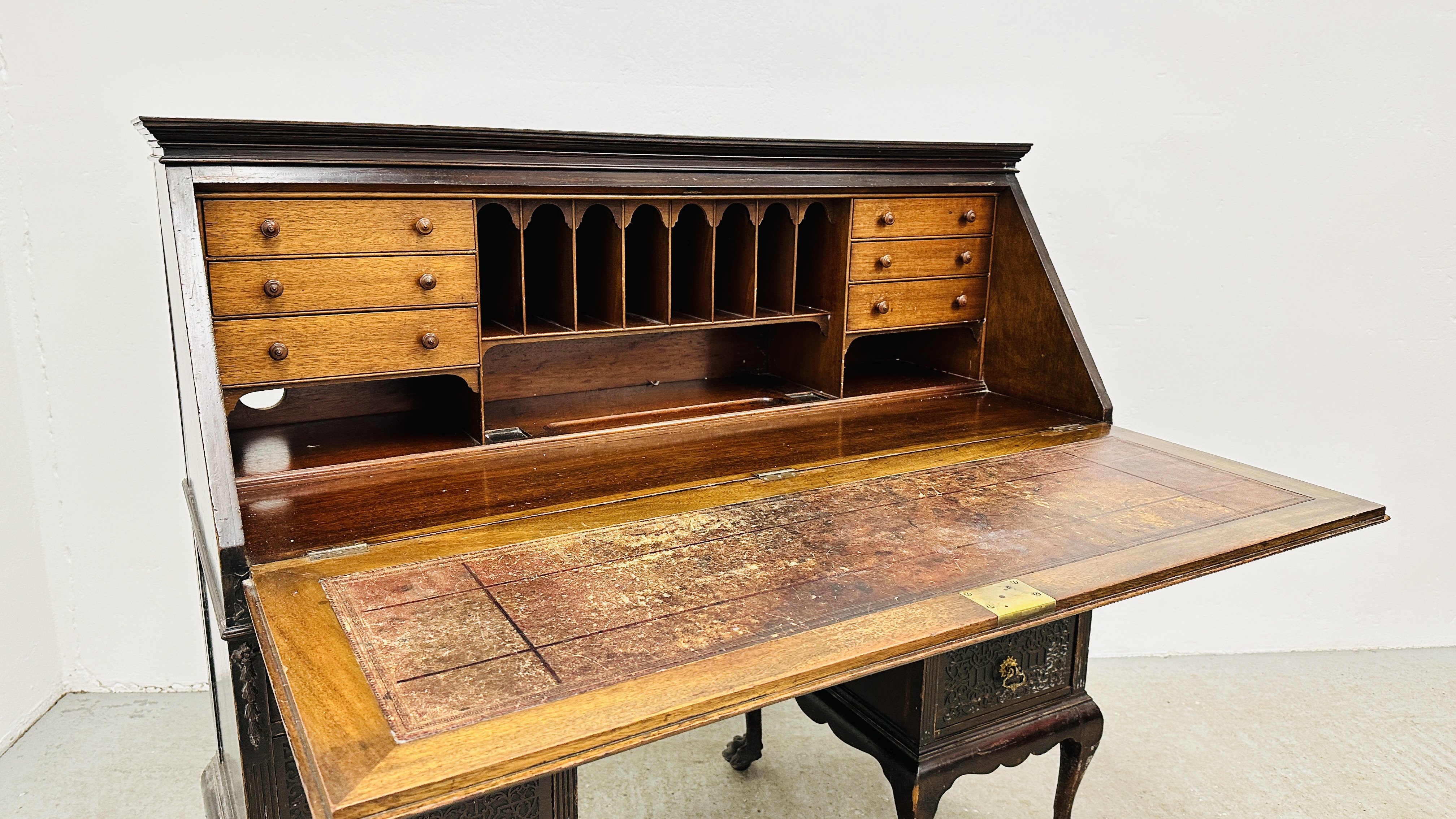 ORNATE TWIN PEDESTAL MAHOGANY FALLING FRONT BUREAU WITH WELL FITTED INTERIOR STANDING ON BALL AND - Image 13 of 21