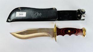AN ANDUJAR SPAIN HUNTING KNIFE IN SHEAF - BLADE 17.5CM. - SOLD AS SEEN - NO POSTAGE OR PACKING.