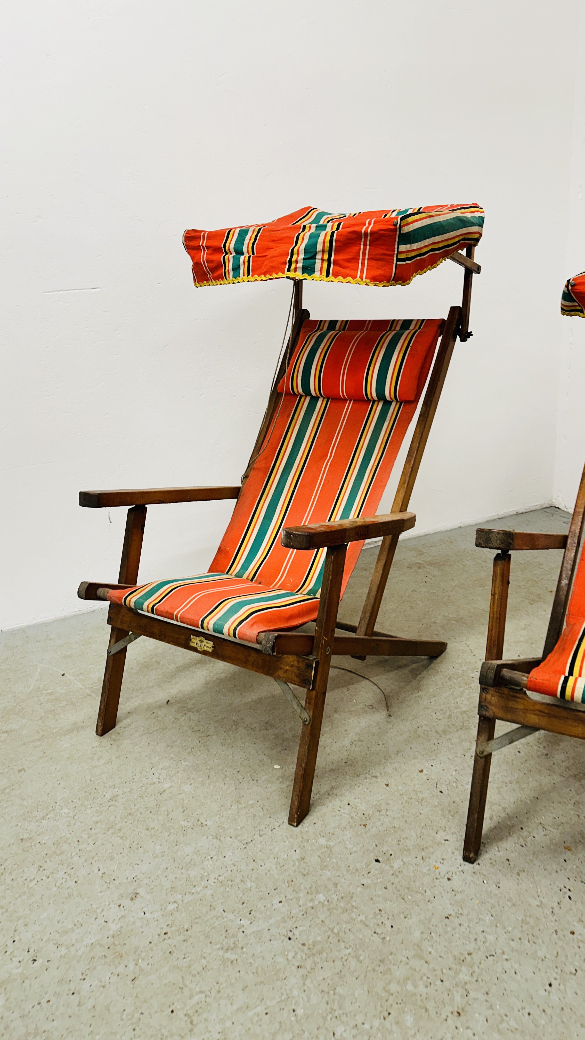A PAIR OF GEEBRO "THE OCEAN CHAIR" DECK CHAIRS WITH SUN SHADES. - Image 2 of 13