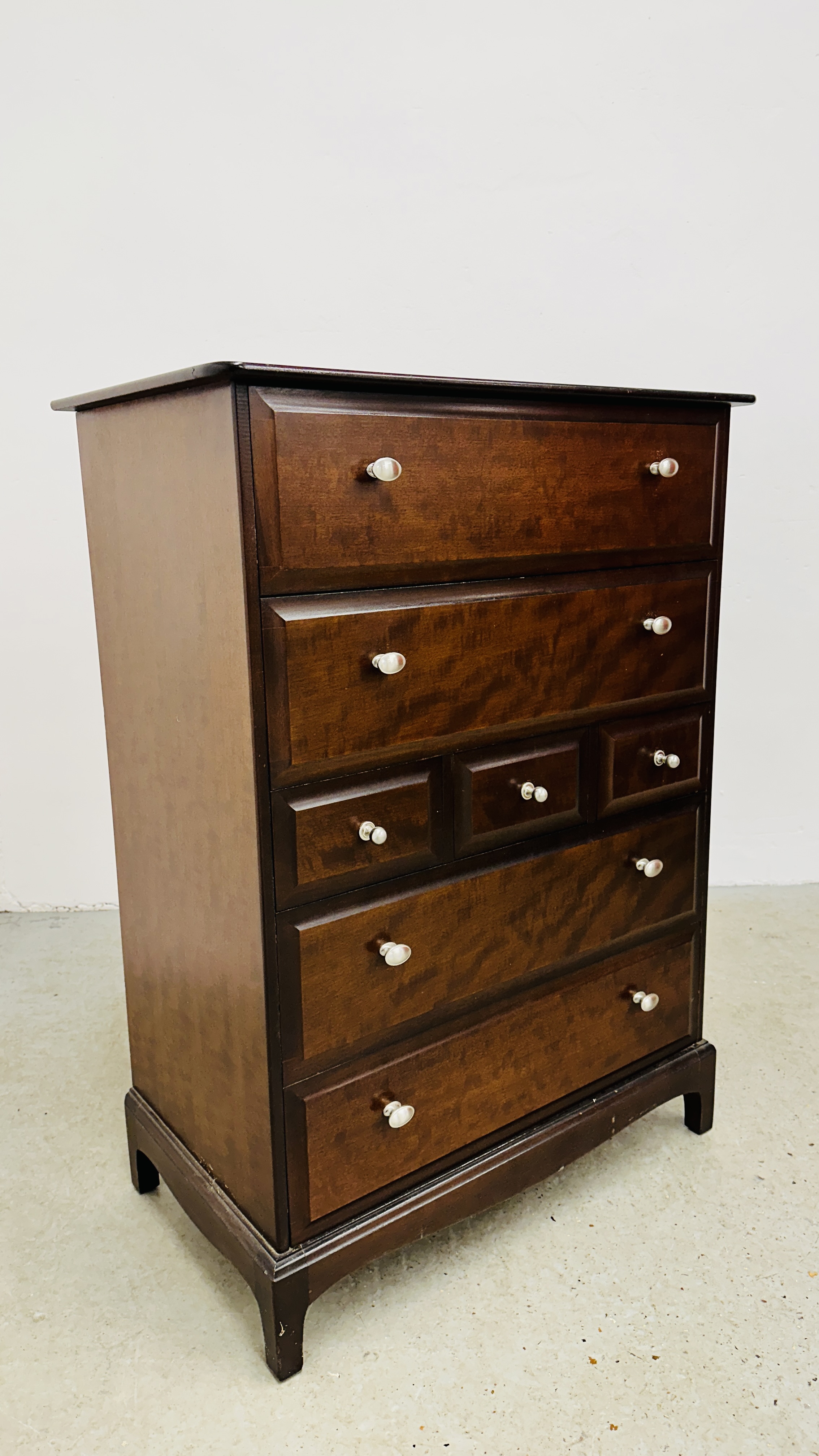 A STAG 7 MULTI DRAWER CHEST OF DRAWERS - W 82CM X D 46.5CM X H 110CM. - Image 7 of 7