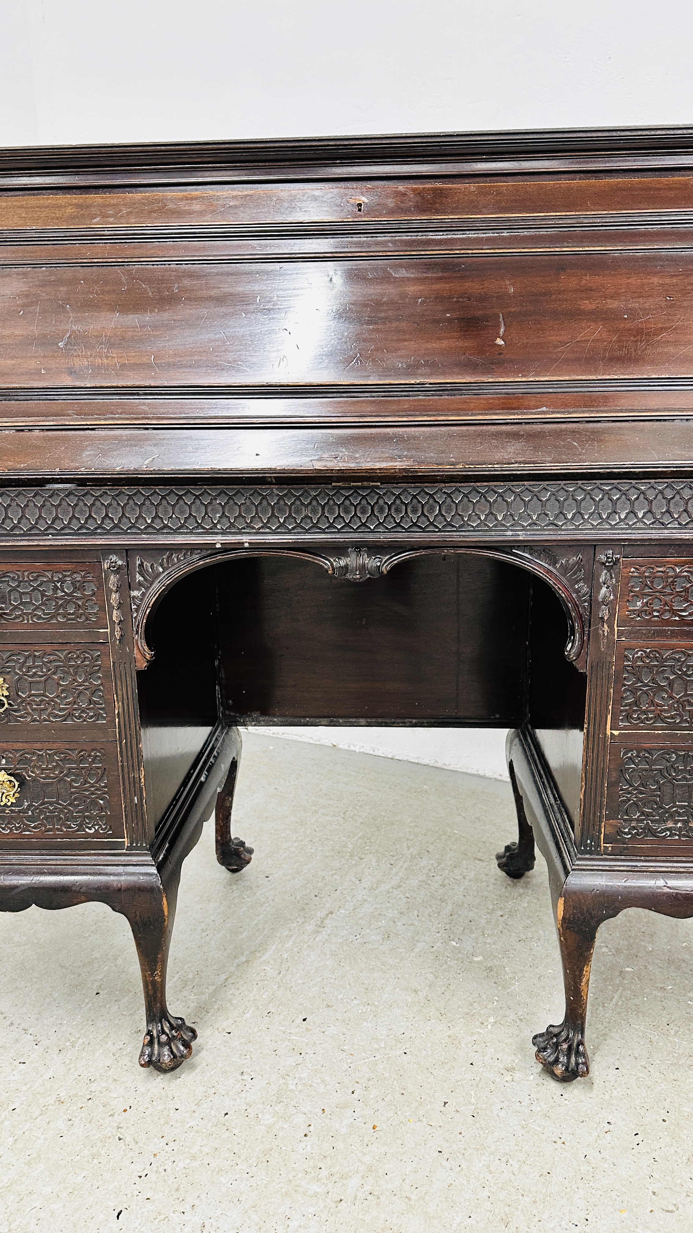 ORNATE TWIN PEDESTAL MAHOGANY FALLING FRONT BUREAU WITH WELL FITTED INTERIOR STANDING ON BALL AND - Image 10 of 21