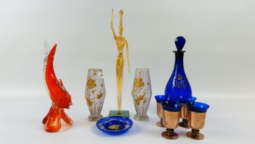 A GROUP OF GLASSWARE TO INCLUDE AN ART GLASS FIGURINE AND A FISH,