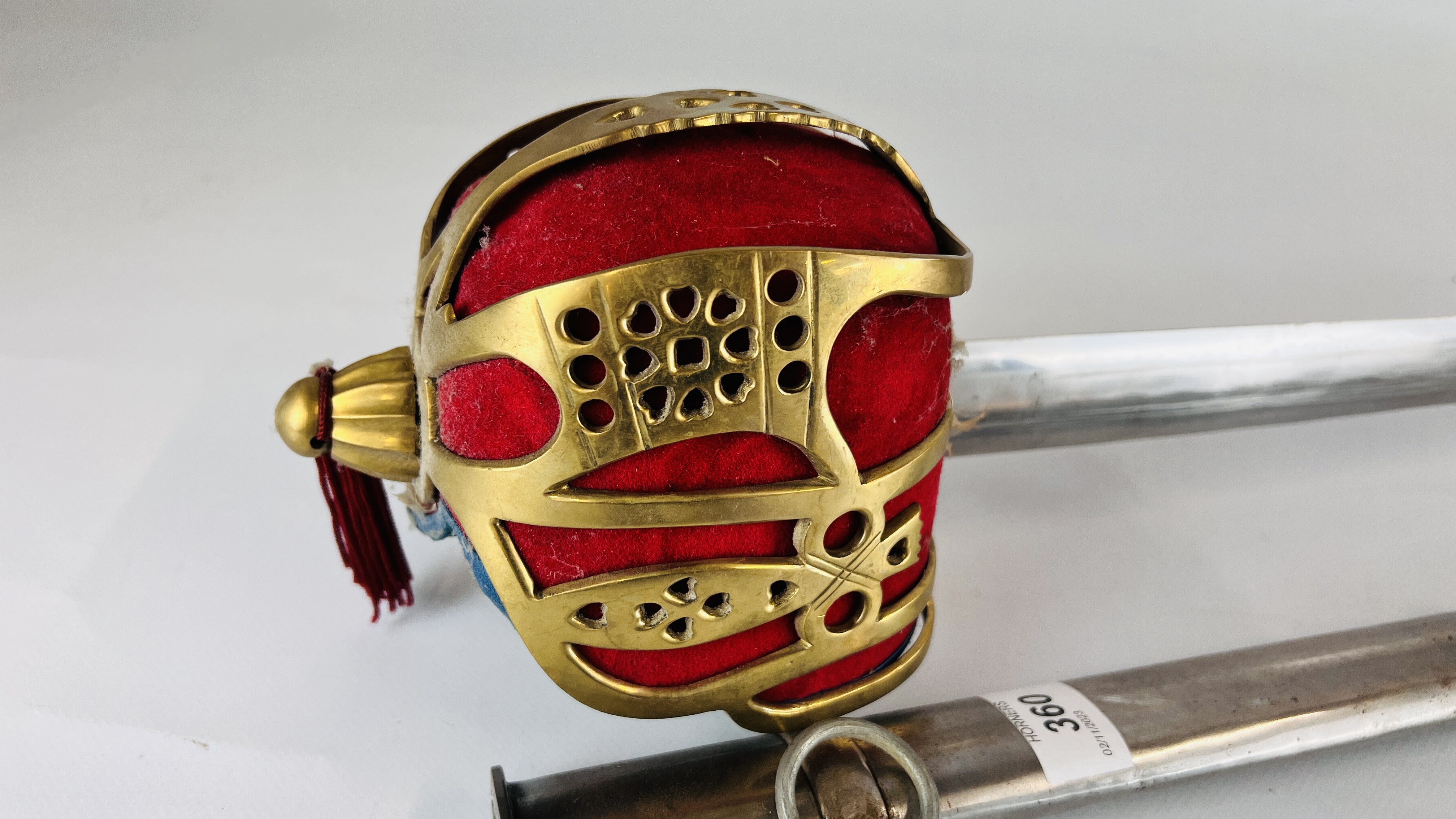 VINTAGE SCOTTISH OFFICERS BROADSWORD WITH GILT BASKET & SCABBARD - NO POSTAGE OR PACKING. - Image 3 of 8