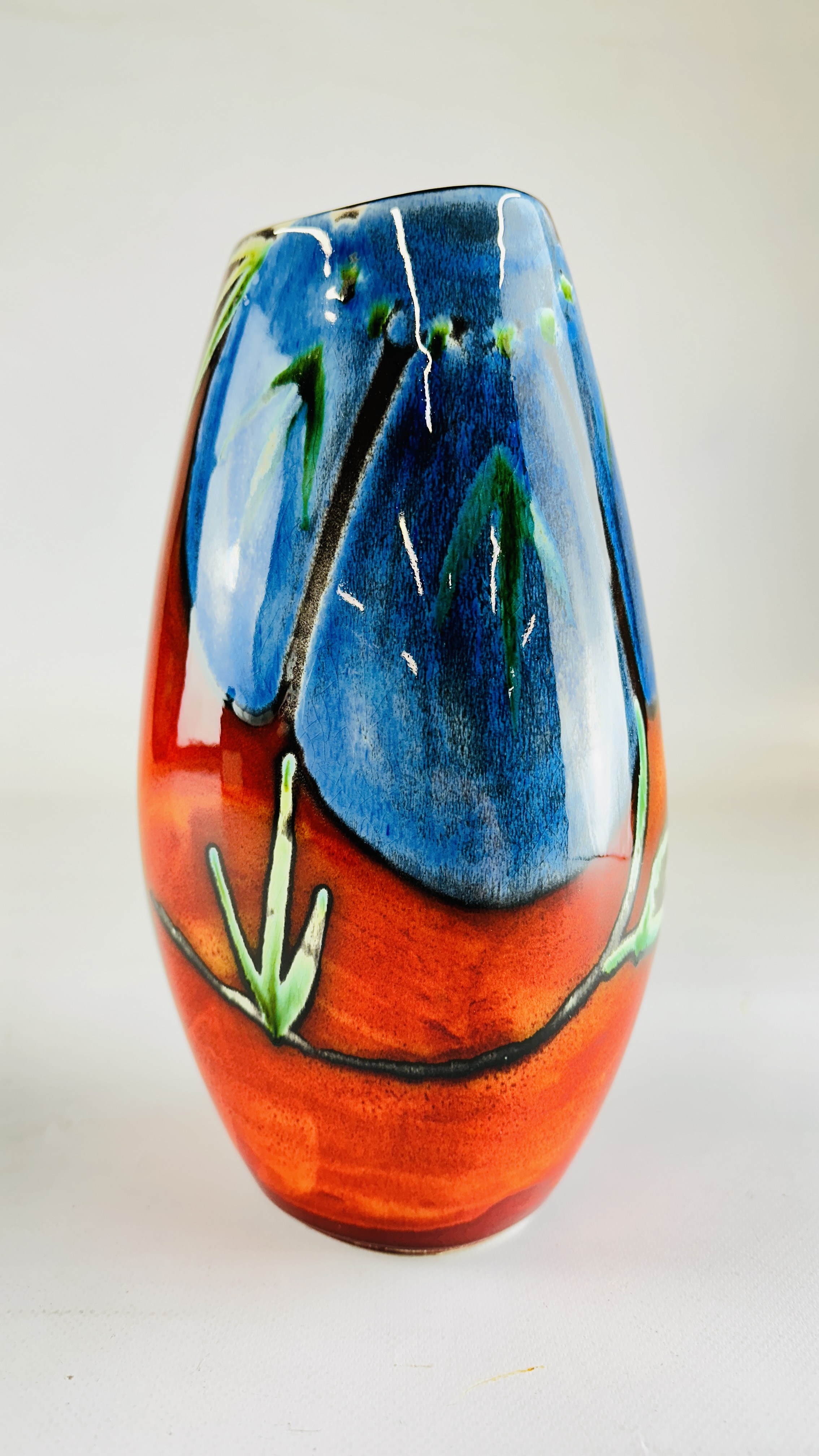 A POOLE POTTERY "LIVING GLAZE" DELFINA VASE - H 25CM. - Image 2 of 6