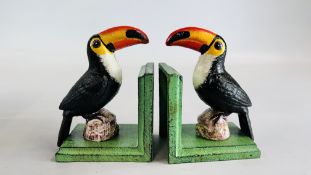 (R) TOUCAN BOOKENDS