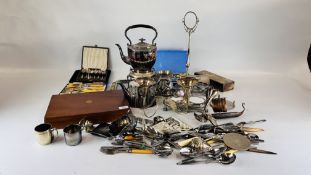 A BOX OF ASSORTED PLATED WARE TO INCLUDE LOOSE CUTLERY, 3 BOTTLE DECANTER STAND, SPIRIT KETTLE,