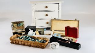 A BOX CONTAINING AN EXTENSIVE QUANTITY OF COSTUME JEWELLERY ALONG WITH A PAINTED THREE DRAWER CHEST