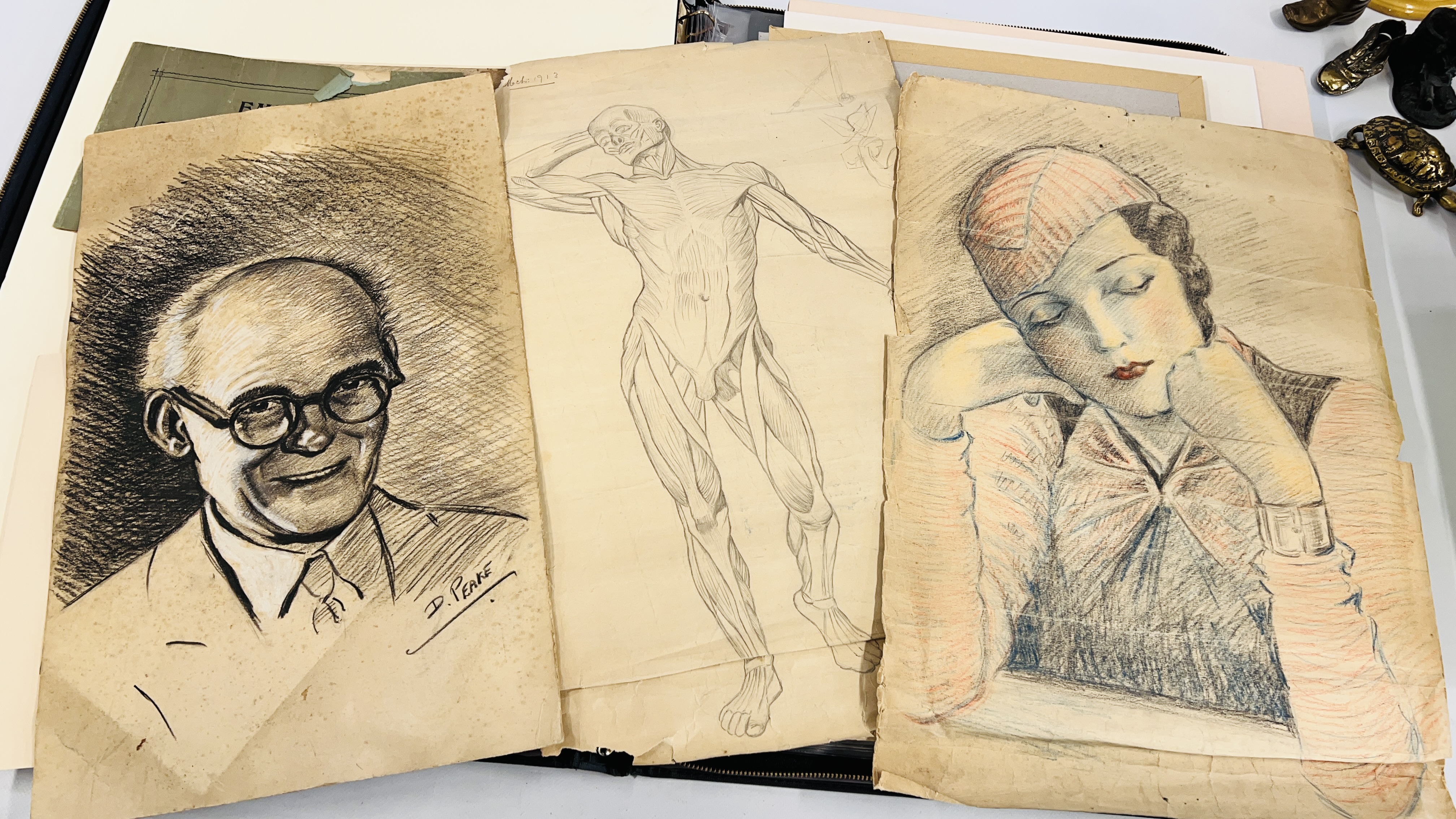 A FOLIO CONTAINING AN EXTENSIVE COLLECTION OF ORIGINAL SKETCHES AND ART WORKS TO INCLUDE NUDE - Image 10 of 10