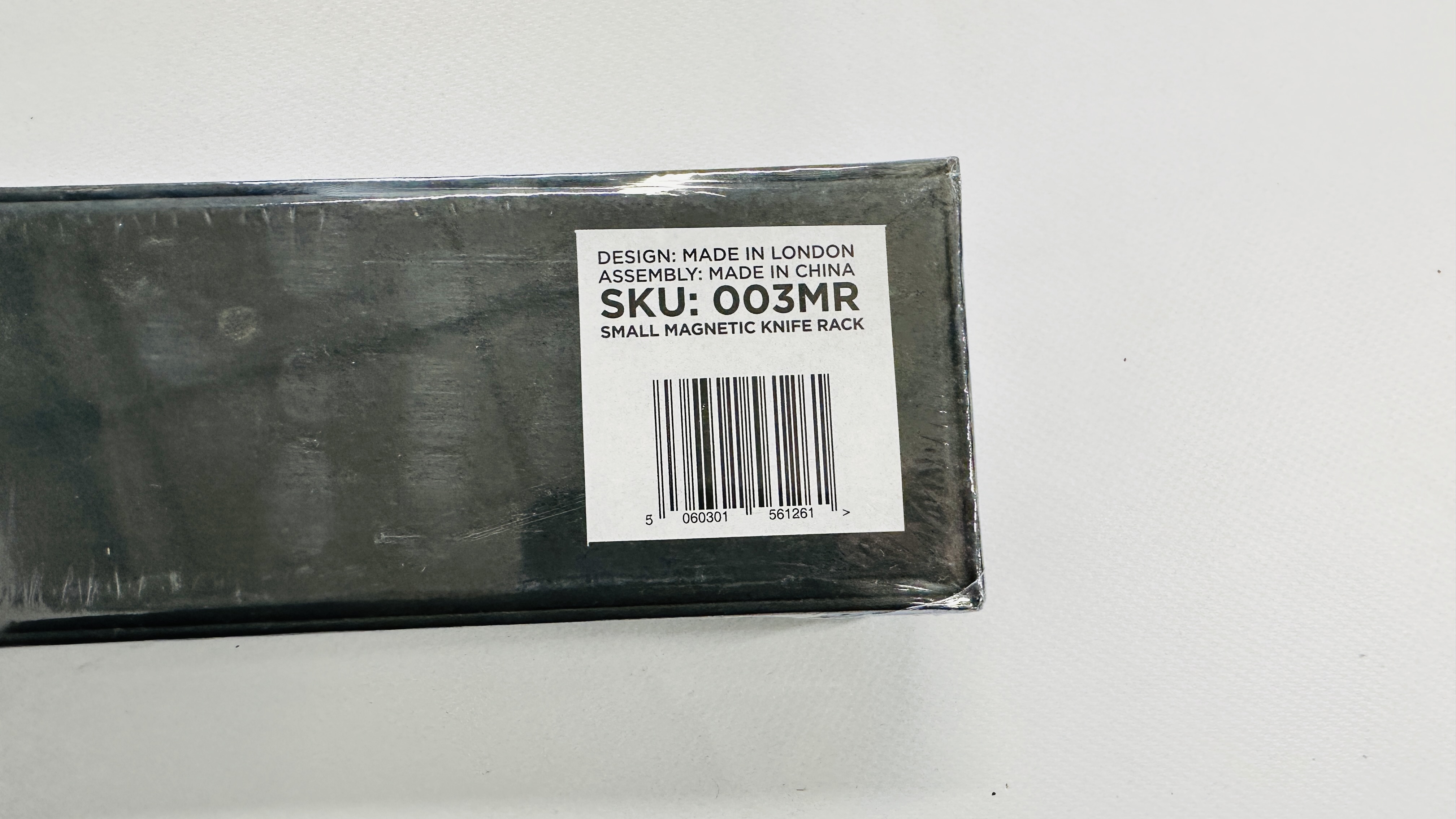 2 X AS NEW BOXED EDGE OF BELGRAVIA SMALL MAGNETIC KNIFE RACK HEXAGON TEAK WOOD. - Image 3 of 3