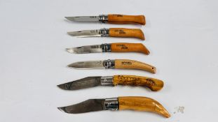 A COLLECTION OF 6 FOLDING POCKET KNIVES TO INCLUDE OPINEL CARBONE NO.
