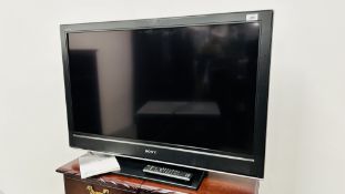SONY BRAVIA 40" TV COMPLETE WITH REMOTE AND INSTRUCTIONS - SOLD AS SEEN.