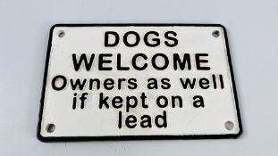 (R) DOGS WELCOME SIGN