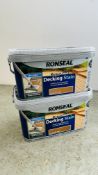 2 X AS NEW RONSEAL PERFECT FINISH DECKING STAIN 2.5 LITRE INCLUDING PERFECT FINISH DECK PAD.