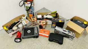 A GROUP OF MIXED SHED SUNDRIES TO INCLUDE HEATERS, B&D VAC, B&D DRILL, WALL PAPER STRIPPER,