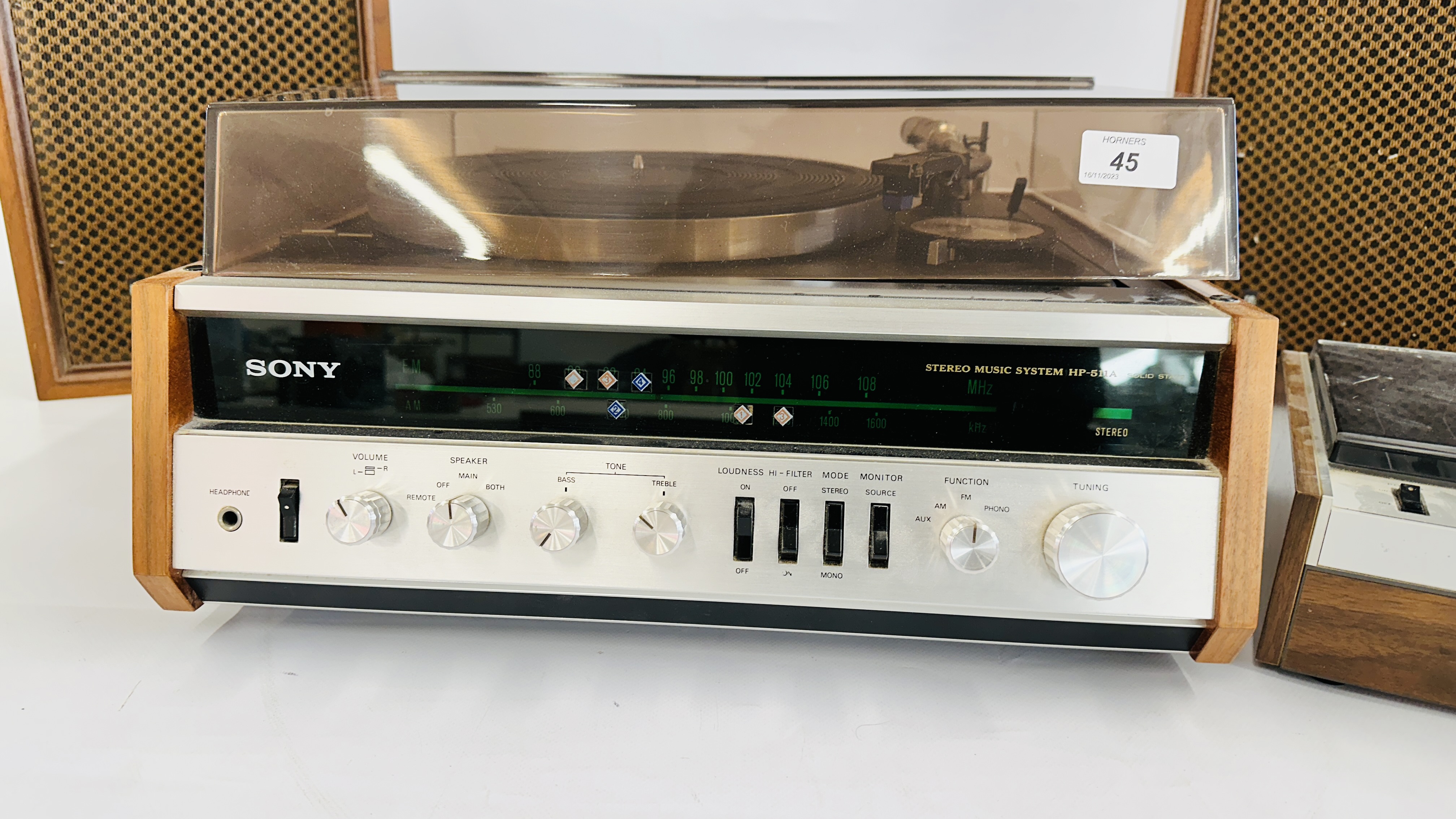 RETRO SONY STEREO MUSIC SYSTEM MODEL HP-511A COMPLETE WITH SONY SS-510 SPEAKER SYSTEM AND SONY - Image 2 of 9