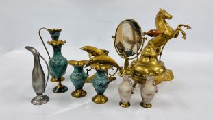 A COLLECTION OF DECORATIVE BRASS WARES TO INCLUDE REARING HORSE, DOLPHINS, KETTLE, TWO PAIRS VASES,
