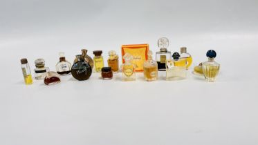 A TRAY CONTAINING A QUANTITY OF DESIGNER PERFUMES TO INCLUDE FAUBOURG, CALECHE,