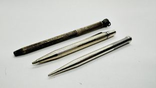 A GROUP OF 3 VINTAGE SILVER PENS TO INCLUDE AN EXAMPLE BY S. MORDAN & CO.