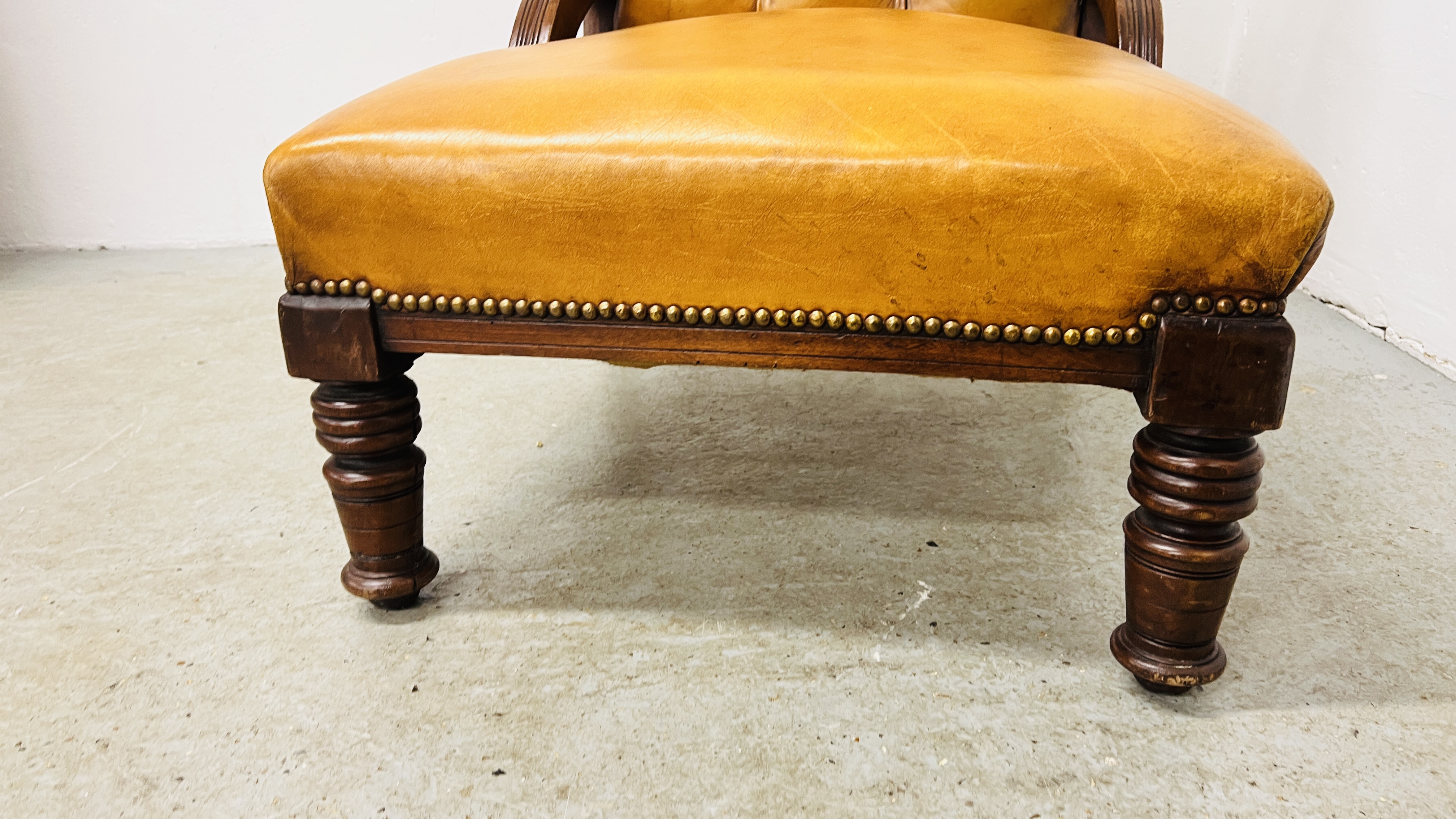 ANTIQUE EDWARDIAN MAHOGANY LOW CHAIR UPHOLSTERED IN TAN LEATHER - BUTTON BACK. - Image 6 of 12