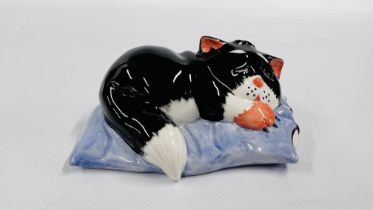 LORNA BAILEY CAT SLEEPING LIMITED EDITION 17/75 FIGURE - HEIGHT 5CM.