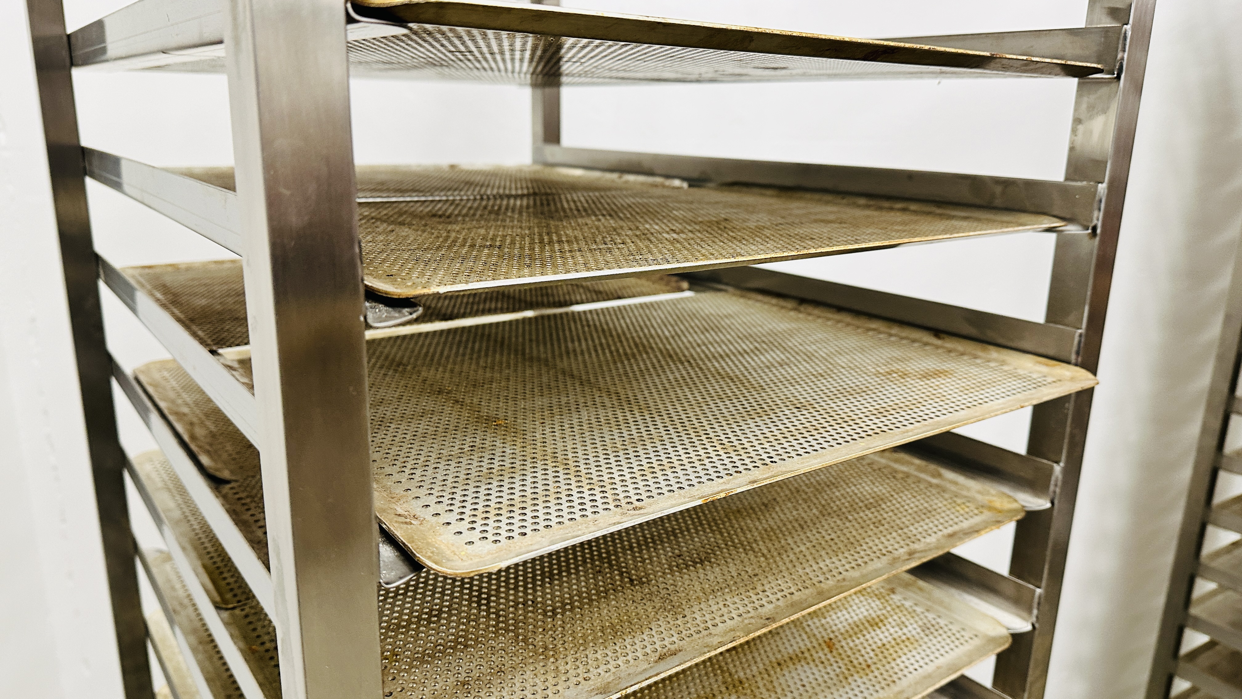 STAINLESS STEEL 20 TIER COMMERCIAL WHEELED BAKING TRAY RACK COMPLETE WITH TRAYS - HEIGHT 182CM. - Image 7 of 7