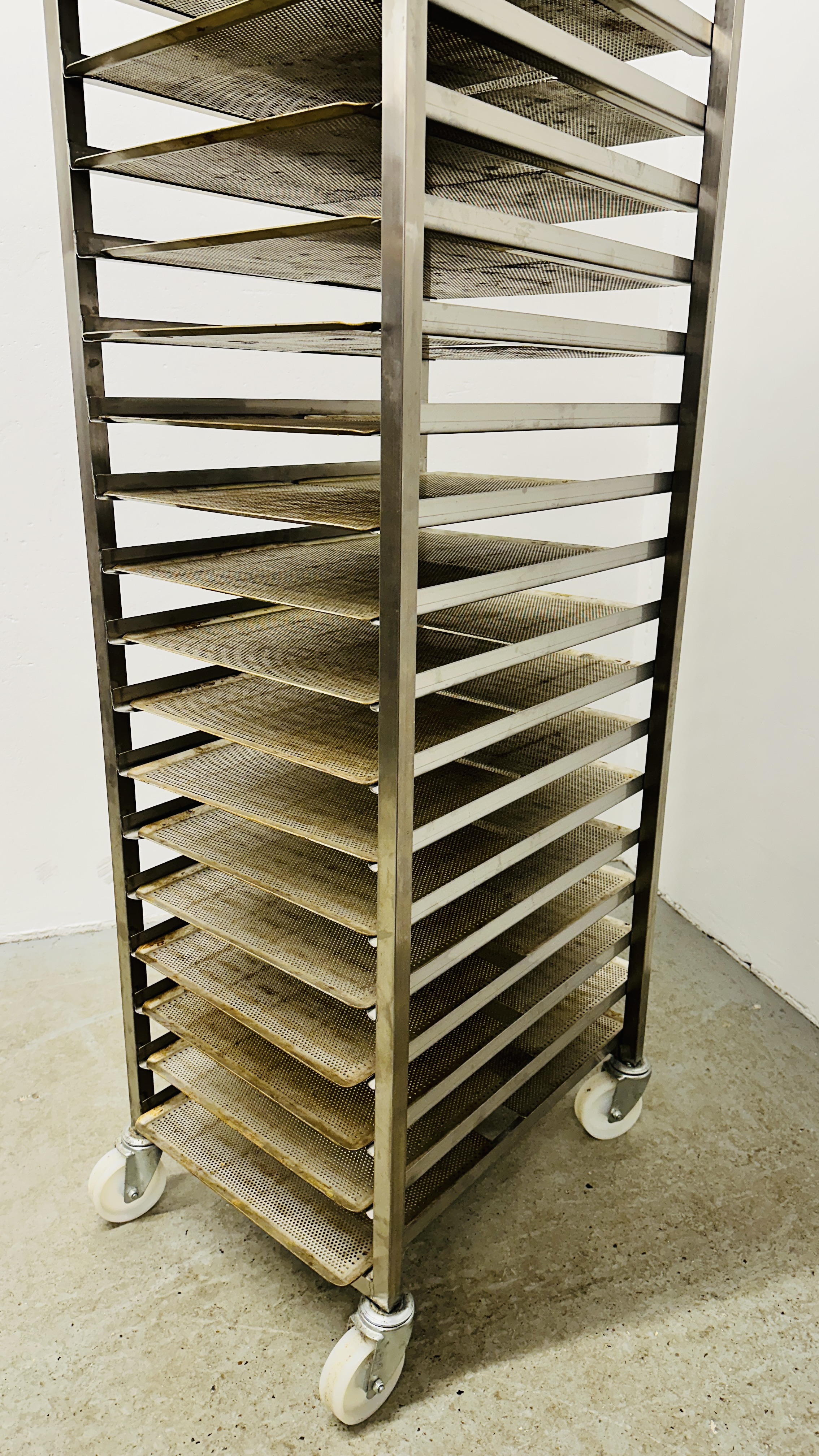 STAINLESS STEEL 20 TIER COMMERCIAL WHEELED BAKING TRAY RACK COMPLETE WITH TRAYS - HEIGHT 182CM. - Image 4 of 7