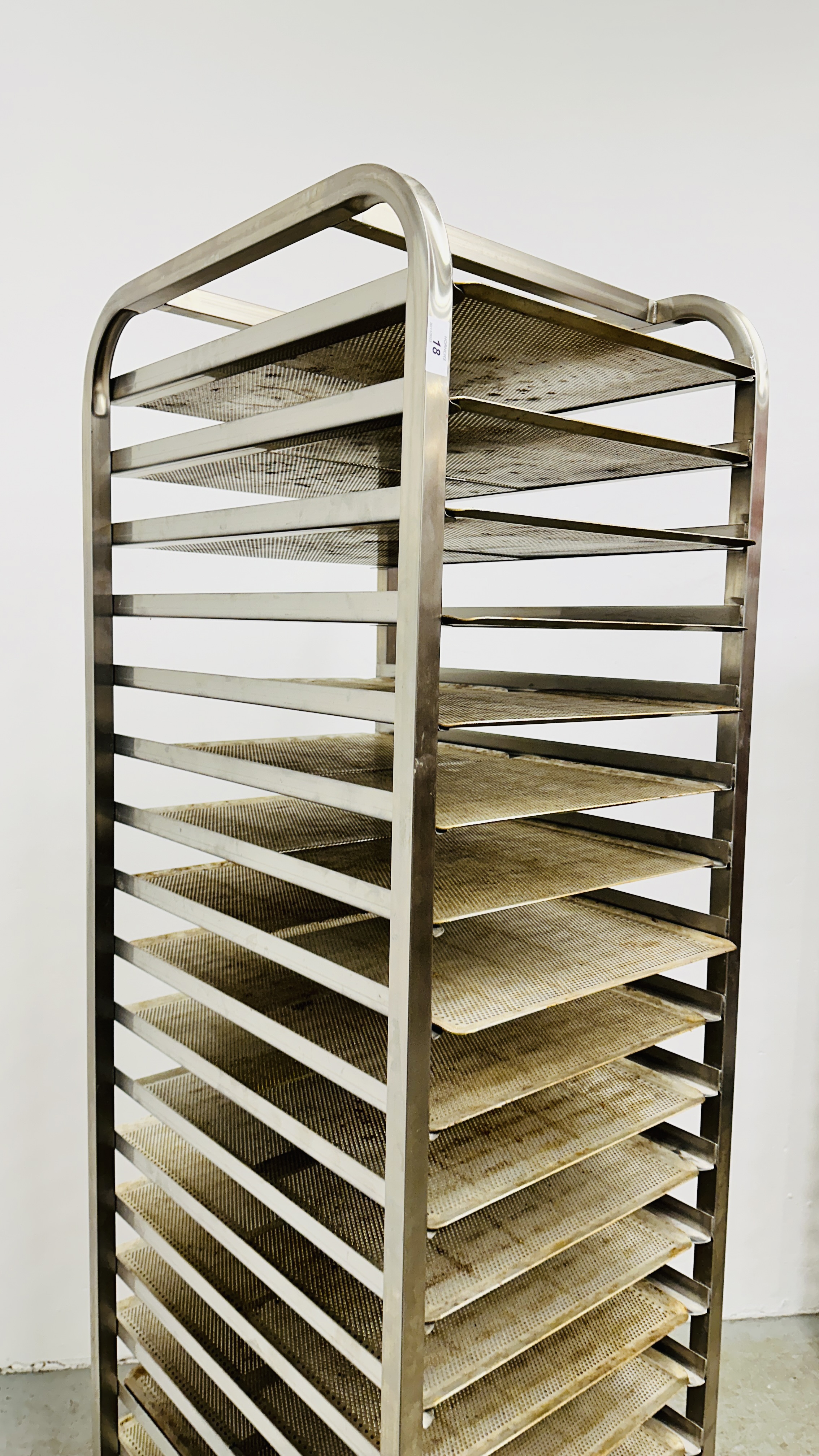 STAINLESS STEEL 20 TIER COMMERCIAL WHEELED BAKING TRAY RACK COMPLETE WITH TRAYS - HEIGHT 182CM. - Image 5 of 7