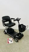 PRIDE GO GO ELITE TRAVELLER ELECTRIC MOBILITY SCOOTER COMPLETE WITH 2 KEYS, OWNERS MANUAL,