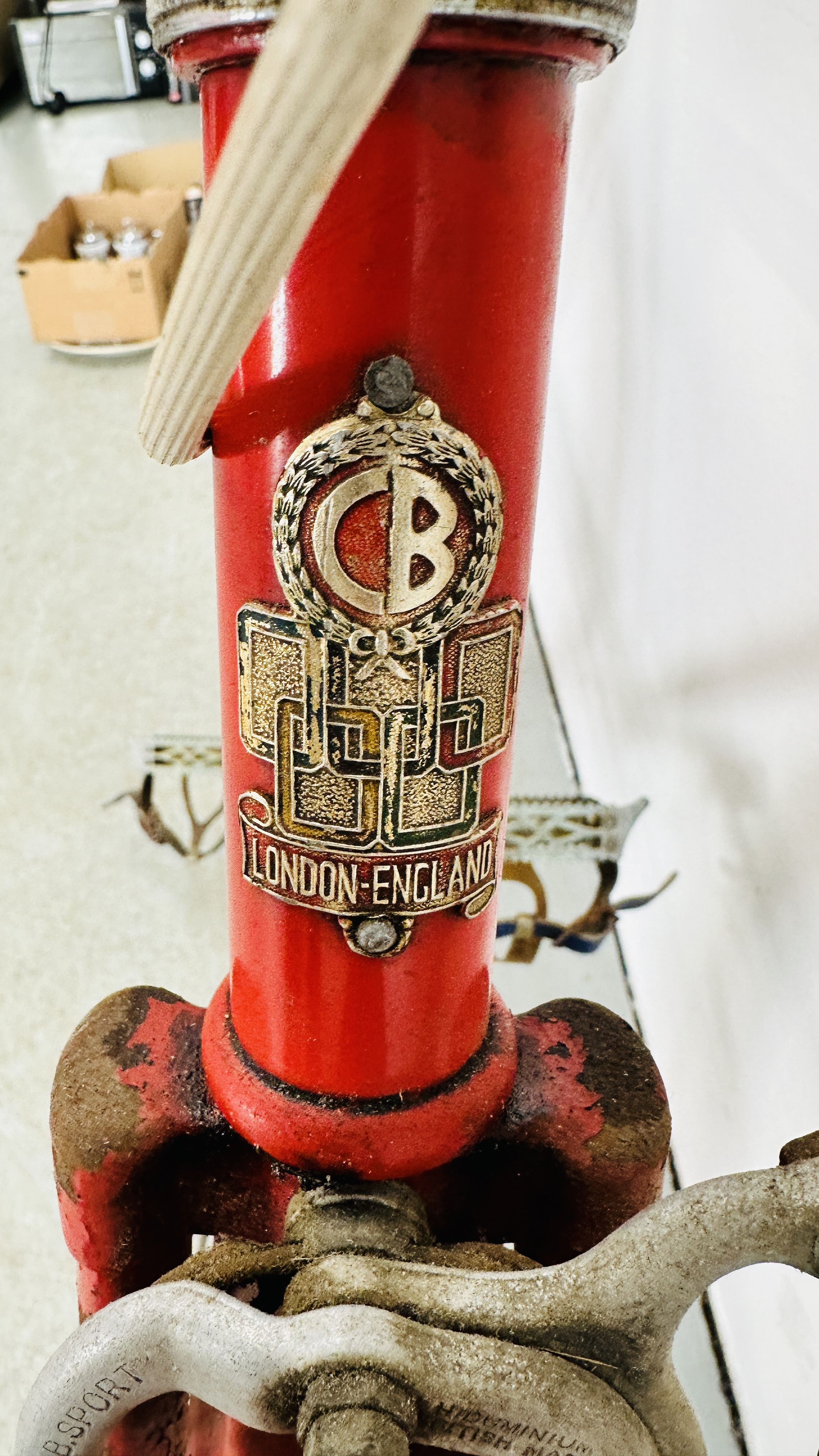 1948 OLYMPIC CLAUD BUTLER SINGLE SPEED RACING BIKE FITTED WITH A MIDDLE MORES LTD LEATHER SADDLE. - Image 7 of 14