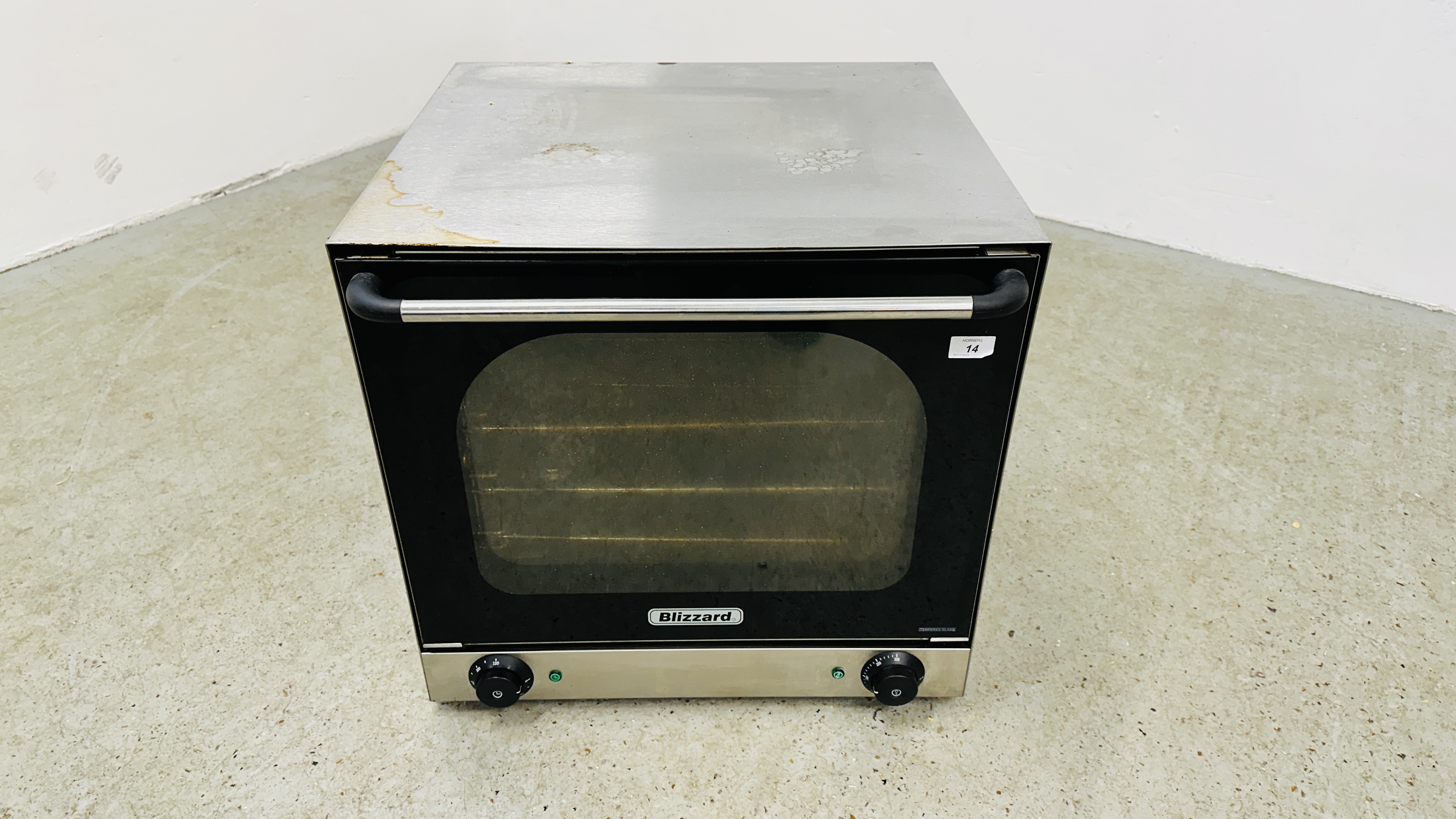 BLIZZARD MEDIUM DUTY 60 LITRE ELECTRIC MANUAL COUNTER TOP CONVECTION OVEN MODEL - BC 01 - SOLD AS - Image 2 of 7