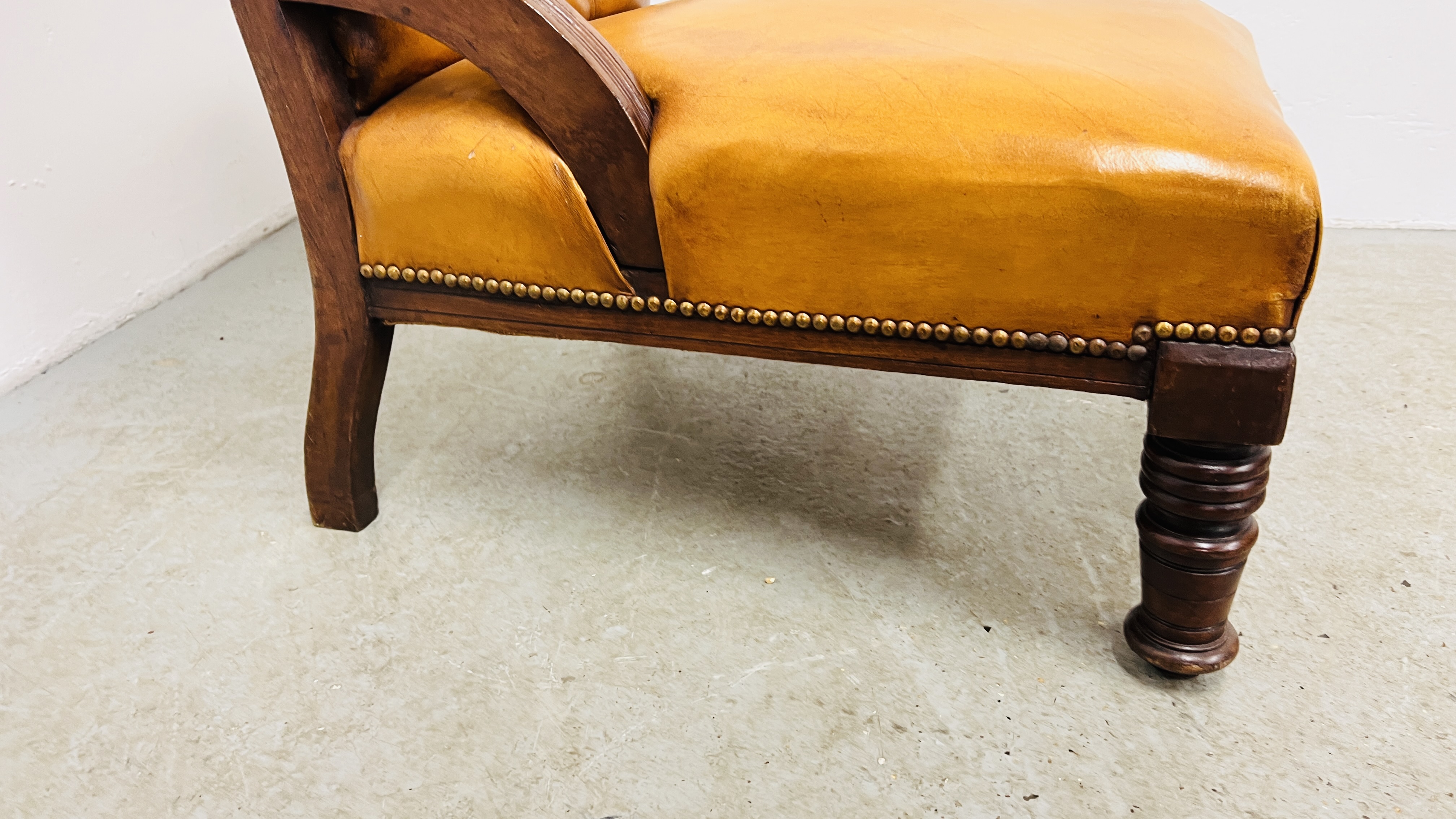 ANTIQUE EDWARDIAN MAHOGANY LOW CHAIR UPHOLSTERED IN TAN LEATHER - BUTTON BACK. - Image 7 of 12