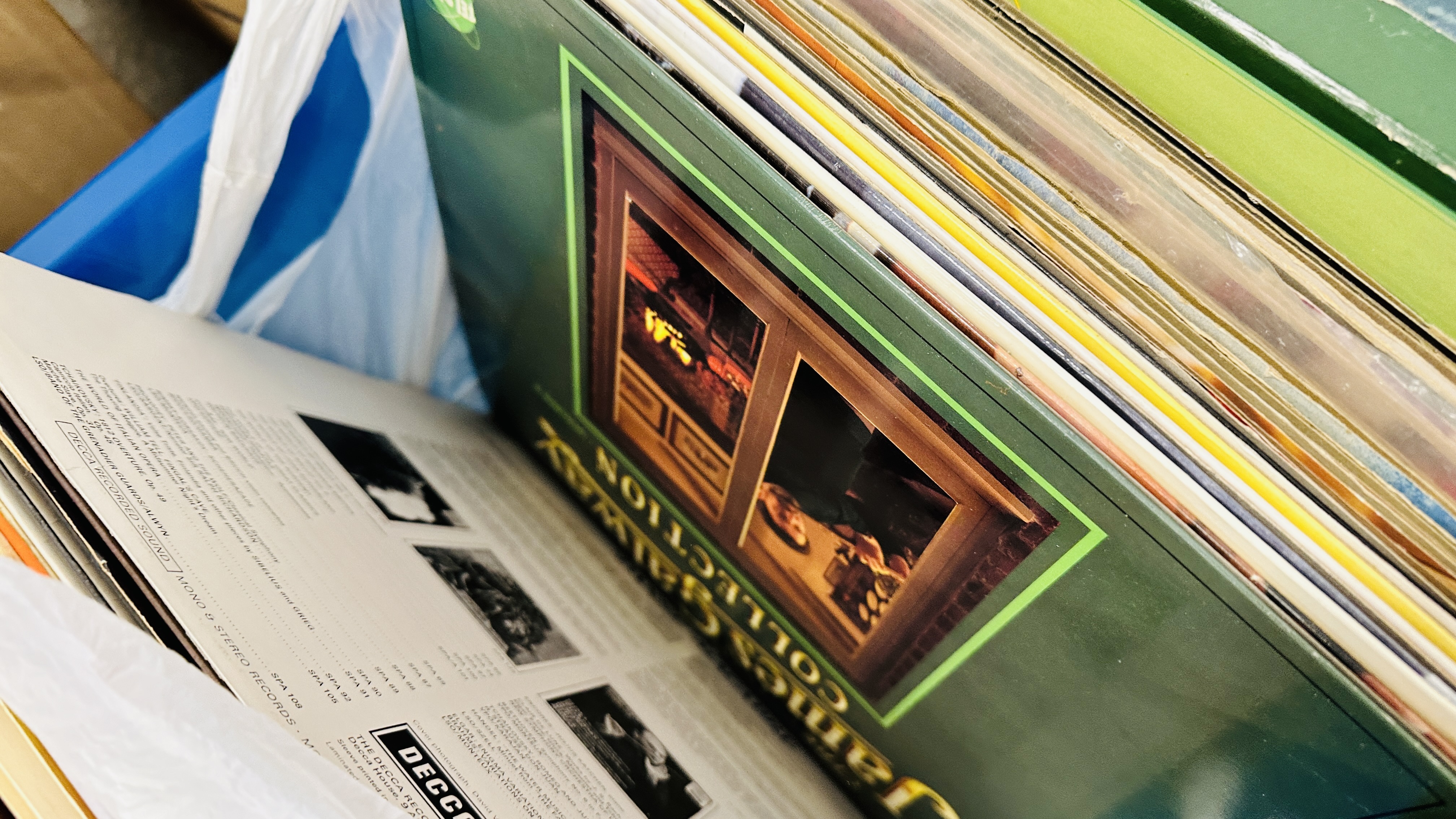 AN EXTENSIVE COLLECTION OF MIXED RECORDS TO INCLUDE CLASSICAL, JAZZ, EASY LISTENING & 80'S, - Image 23 of 35