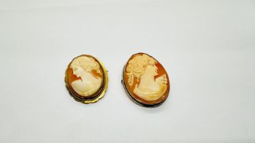 TWO VINTAGE CAMEO PENDANT / BROOCHES TO INCLUDE A YELLOW METAL AND SILVER EXAMPLE.