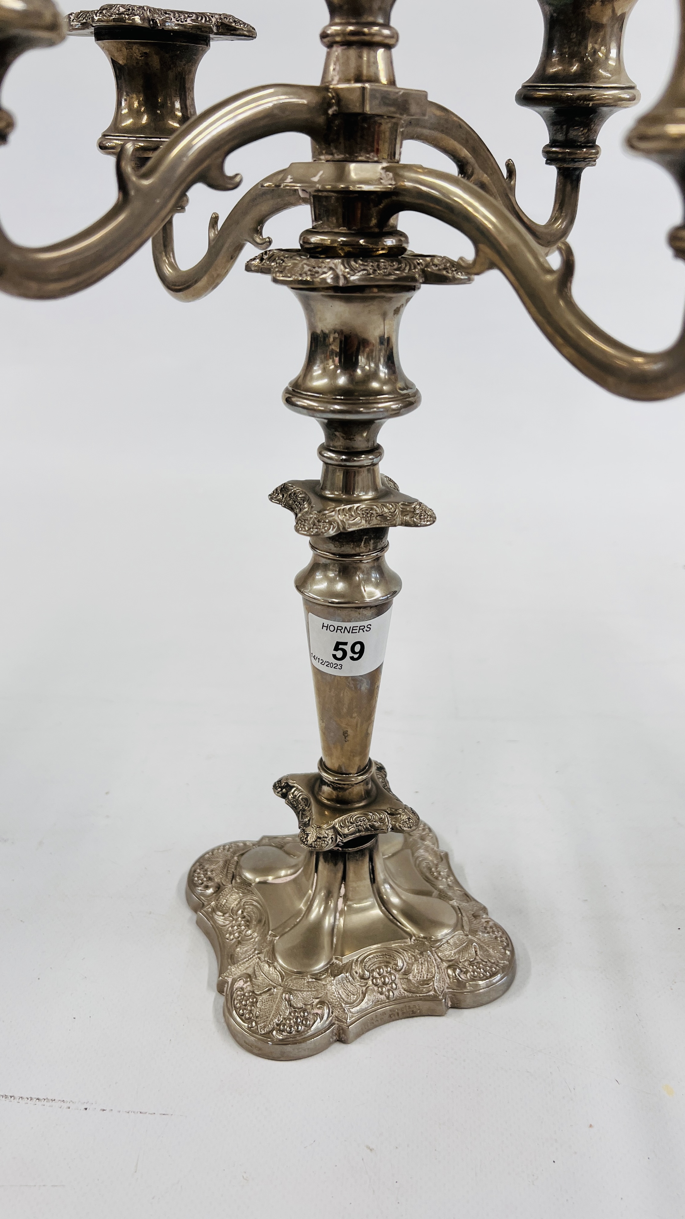 A PAIR OF GOOD QUALITY HEAVY SILVER PLATED 4 BRANCH CANDELABRA'S . - Image 3 of 5