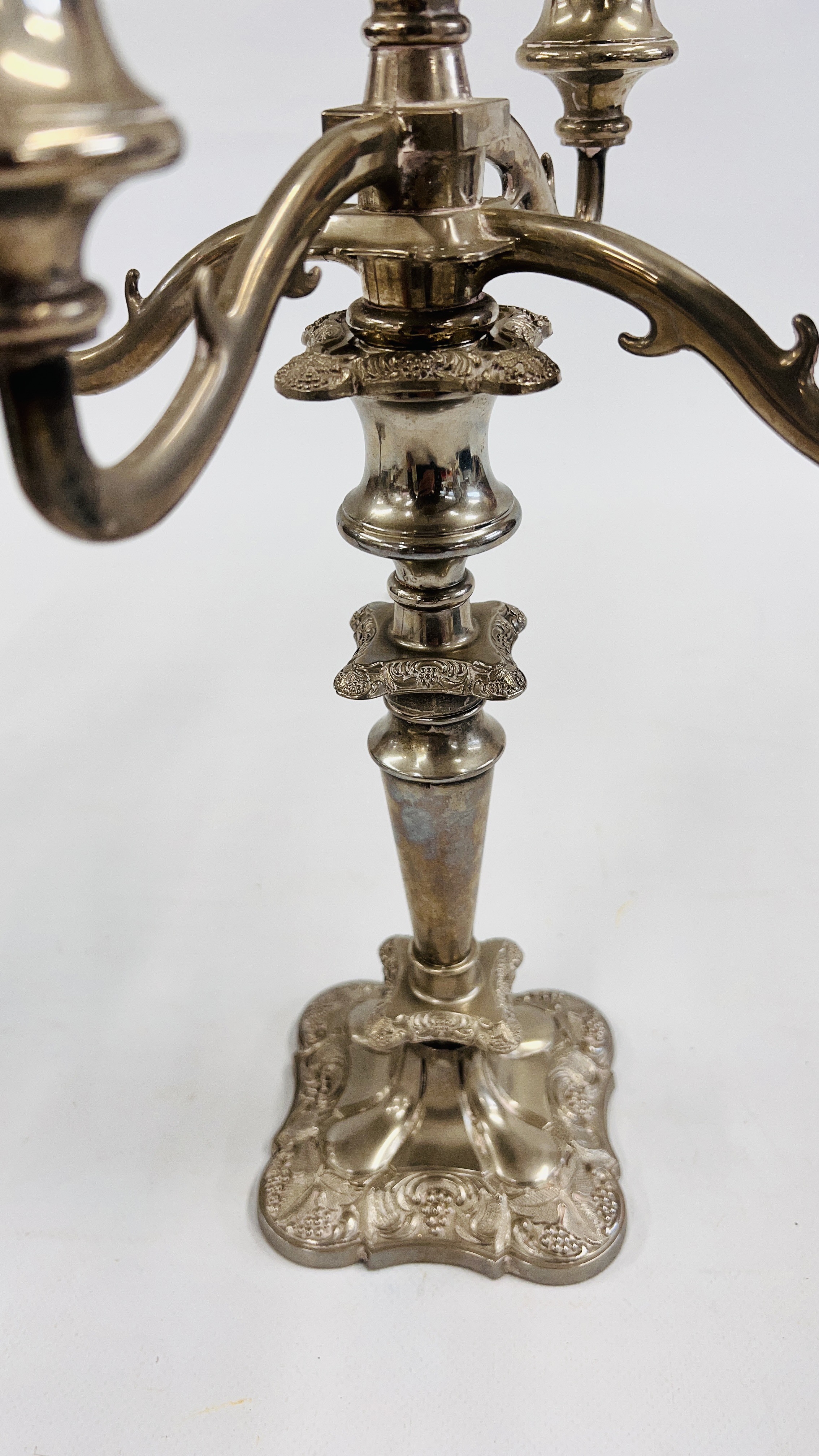 A PAIR OF GOOD QUALITY HEAVY SILVER PLATED 4 BRANCH CANDELABRA'S . - Image 5 of 5