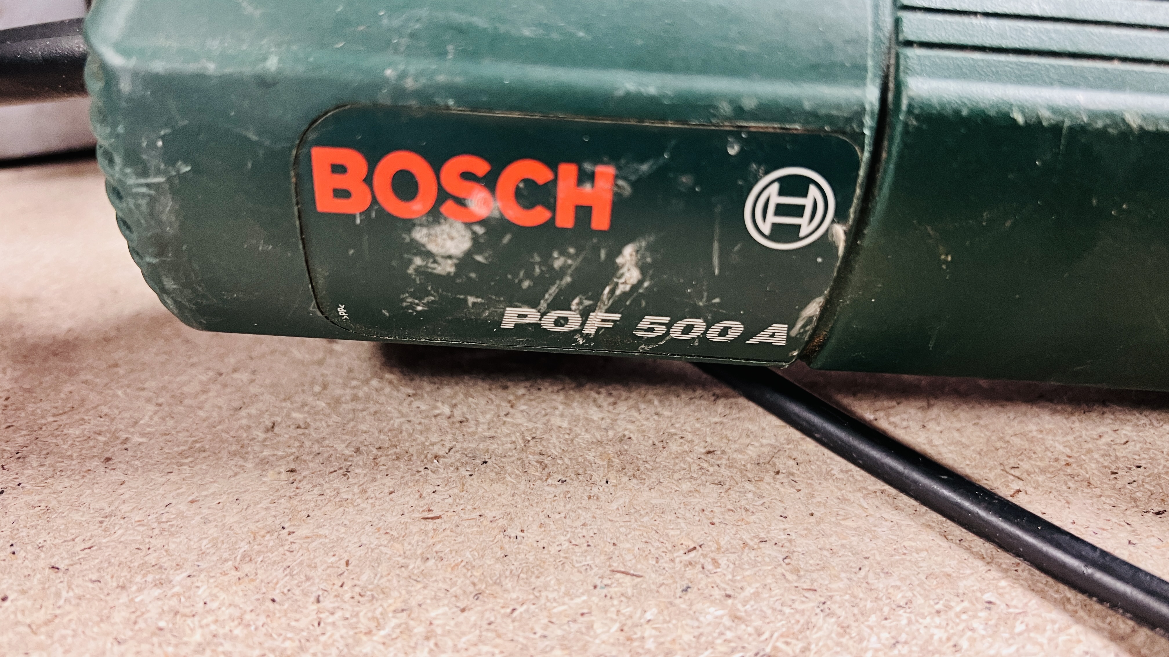 BOSCH PKS 46 CIRCULAR SAW, WICKES BENCH GRINDER + BOSCH POF 500 A ROUTER - SOLD AS SEEN. - Image 5 of 5