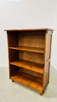 RUSTIC PINE 3 TIER BOOKSHELF, W 92CM X D 40CM X H 124CM.