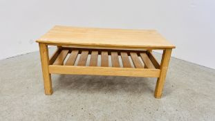 A BESPOKE SOLID OAK COFFEE TABLE 92 X 46CM.