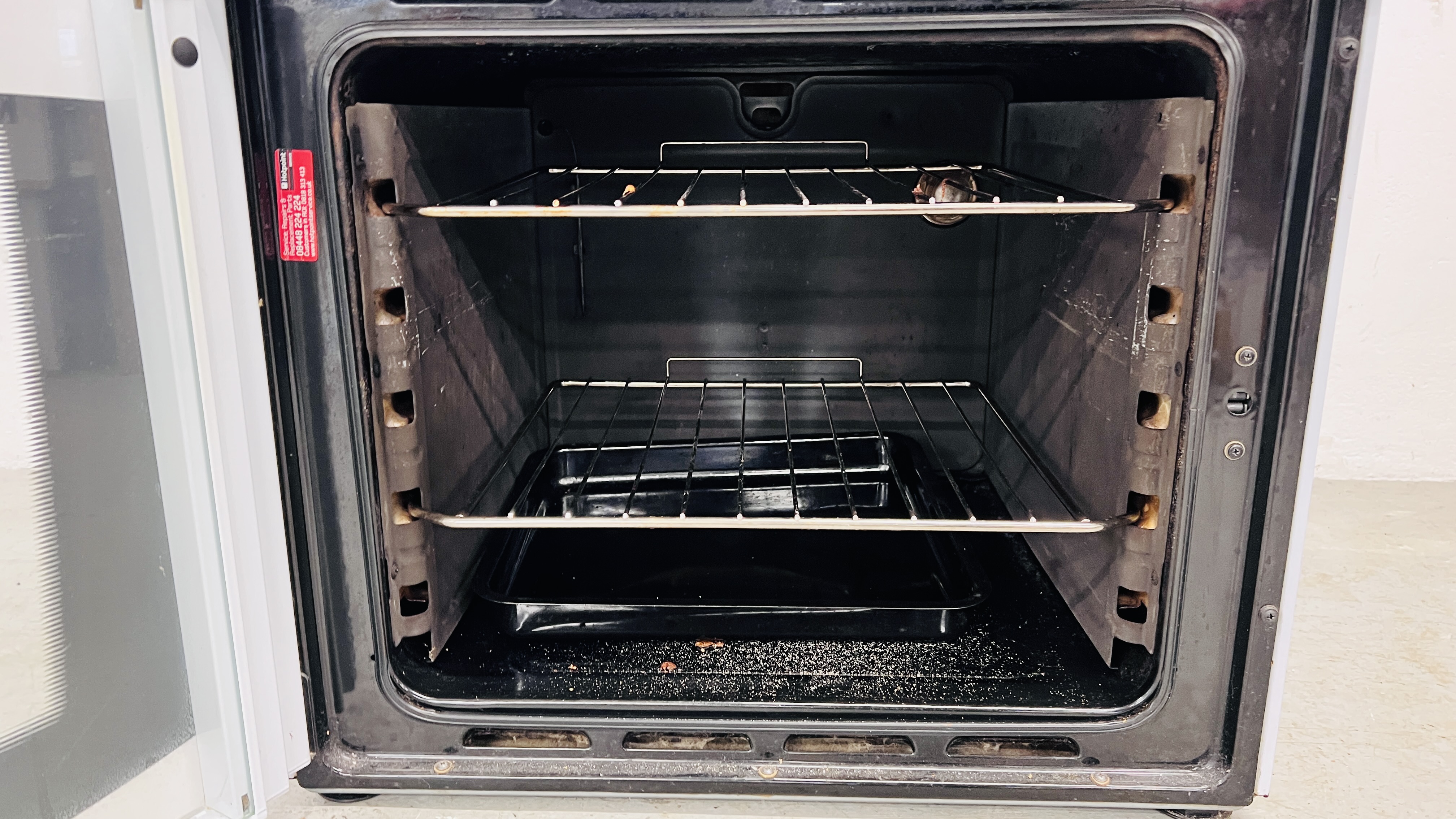 CANON HOTPOINT "CARRICK" MAINS GAS DOUBLE OVEN SLOT IN COOKER (CONDITION OF SALE TO BE FITTED BY - Image 6 of 8