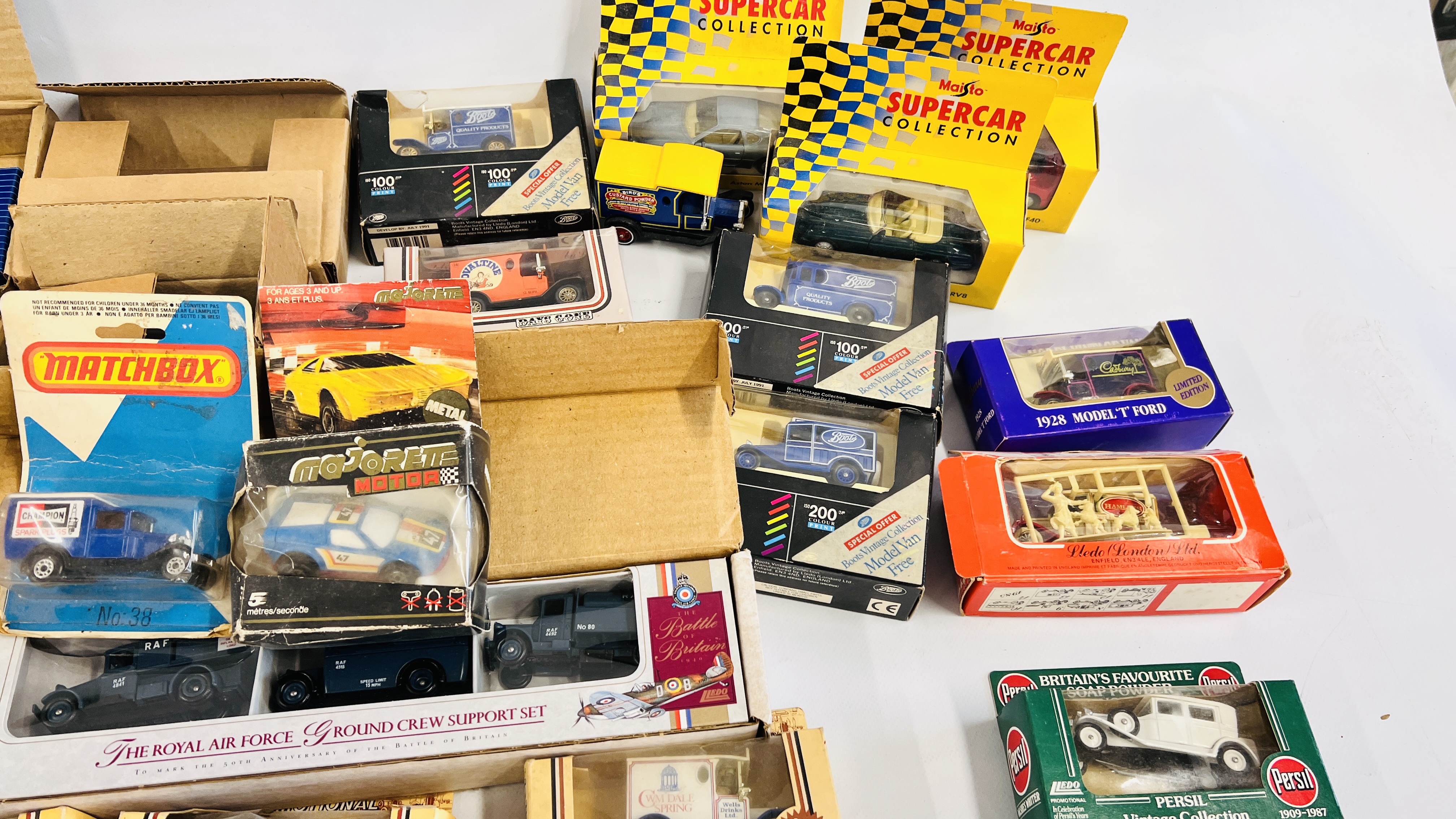 LARGE COLLECTION BOXED DIE-CAST VEHICLES INCLUDING LLEDO. - Image 9 of 9