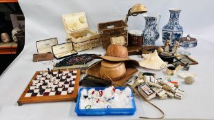 GROUP MIXED COLLECTIBLE ITEMS TO INCLUDE LEATHER HATS, GLASS ANIMALS, CIGARETTE CARDS,