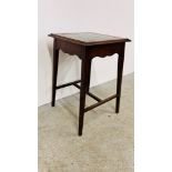 AN OAK ARTS AND CRAFTS OCCASIONAL TABLE INSET WITH 16 GREEN GLAZED CERAMIC TILES, 47 X 47 X H 72CM.