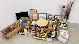 6 BOXES OF HOUSEHOLD DECORATIVE EFFECTS TO INCLUDE BASKETS, VASES, LAMPS, ART POTTERY, CANDLES,
