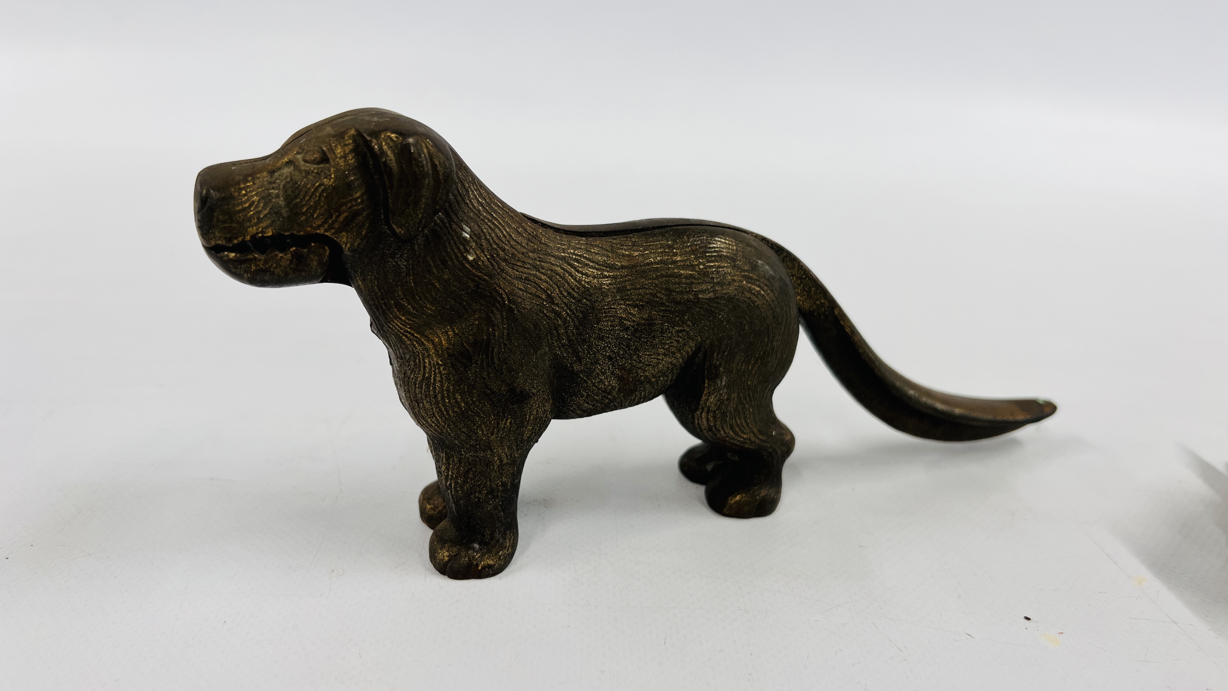 A VINTAGE CAST IRON DOG NUT CRACKER PATENT NO. - Image 8 of 8