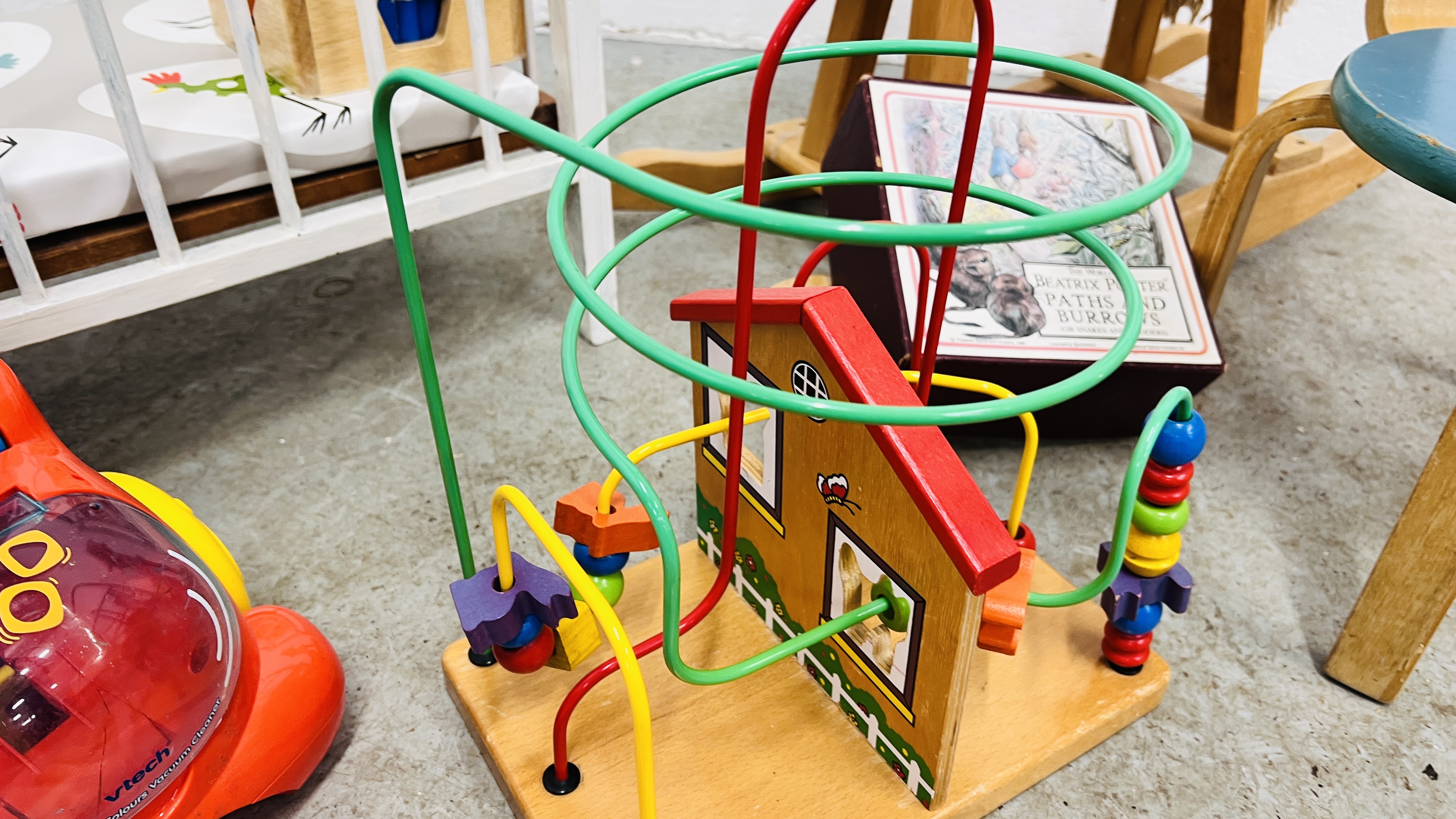 A GROUP OF WOODEN CHILDREN'S TOYS TO INCLUDE ROCKING HORSE, TEDDY BEAR, STOOL, ABACUS ETC. - Image 6 of 6