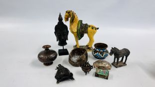 A GROUP OF ORIENTAL COLLECTIBLES TO INCLUDE A HAMMERED COPPER VASE, ENAMELLED MATCHBOX HOLDER, MASK,