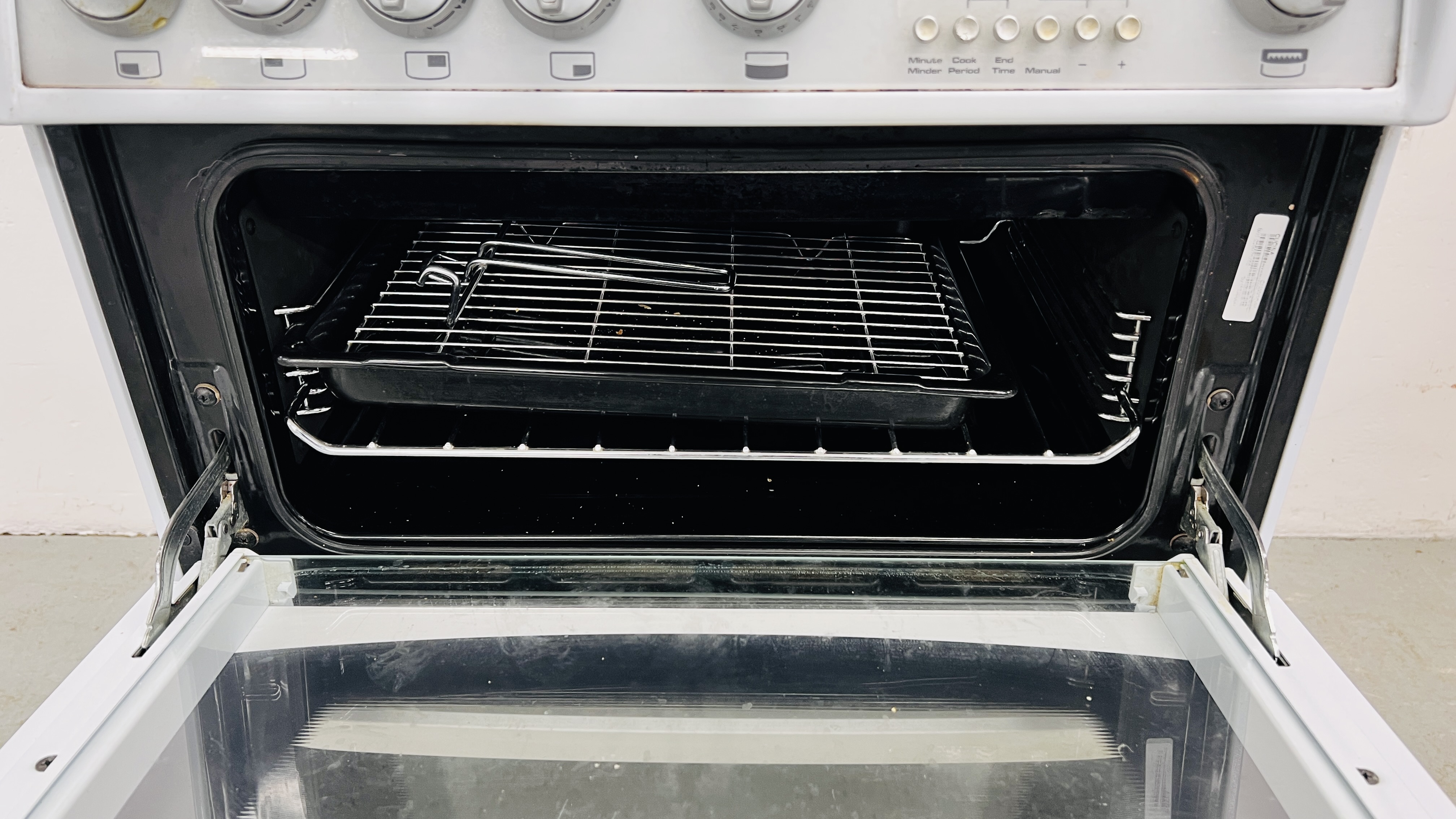 CANON HOTPOINT "CARRICK" MAINS GAS DOUBLE OVEN SLOT IN COOKER (CONDITION OF SALE TO BE FITTED BY - Image 5 of 8