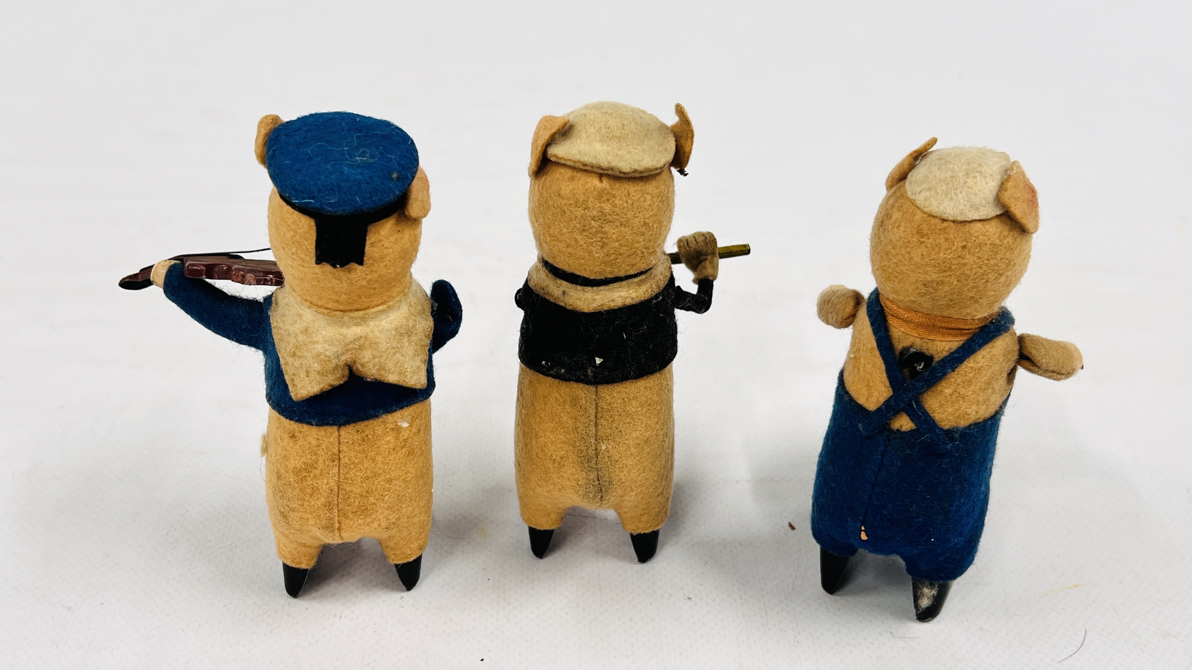 THREE PRE-WAR 1930s GERMAN SCHUCO CLOCKWORK FELT PIGS, PLAYING THE DRUMS, FLUTE AND FIDDLE, - Image 6 of 10